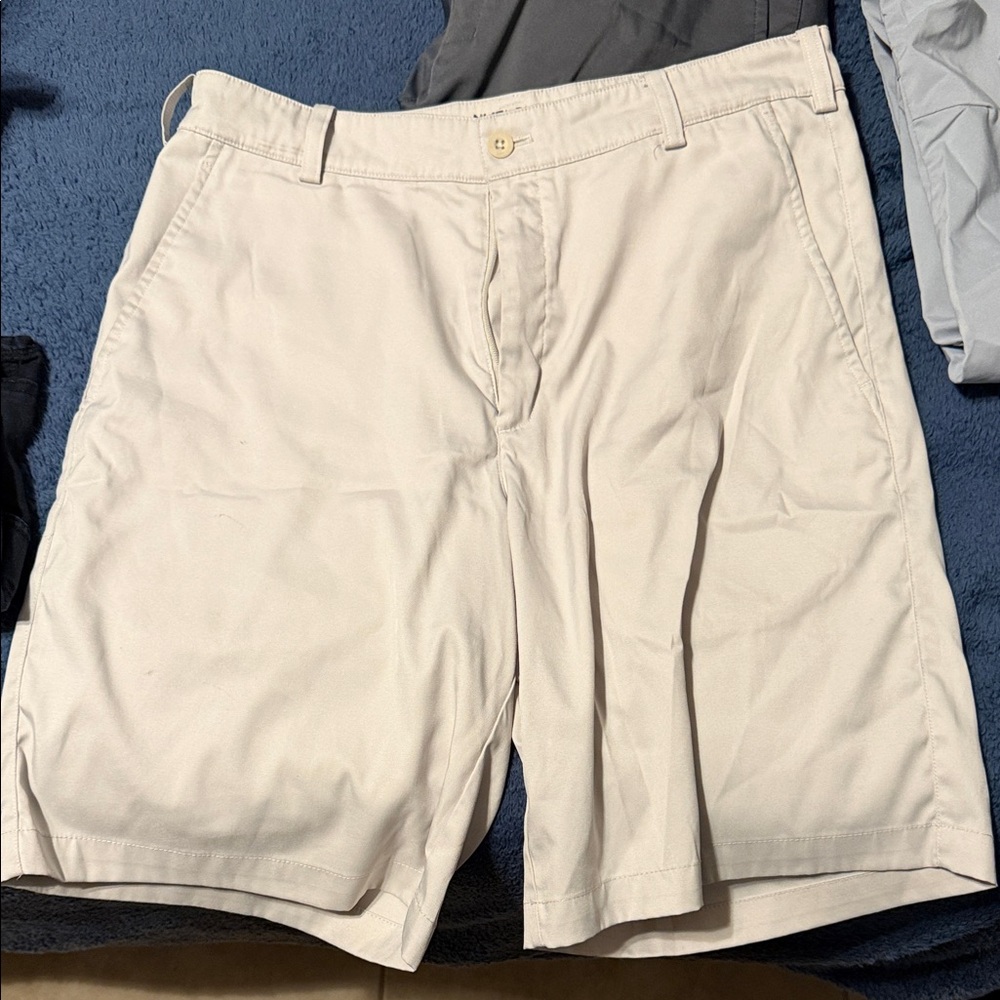 Nike golf khaki shorts